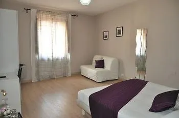 Bed and breakfast At 2*